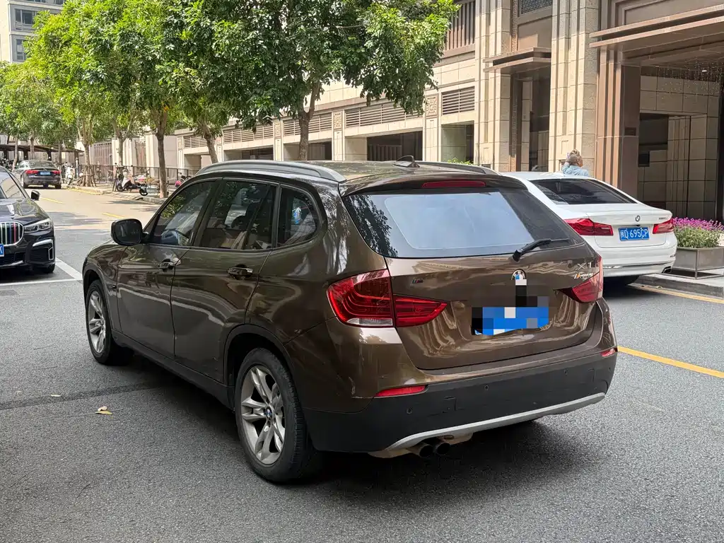 BMW X1 2012 — фото 9