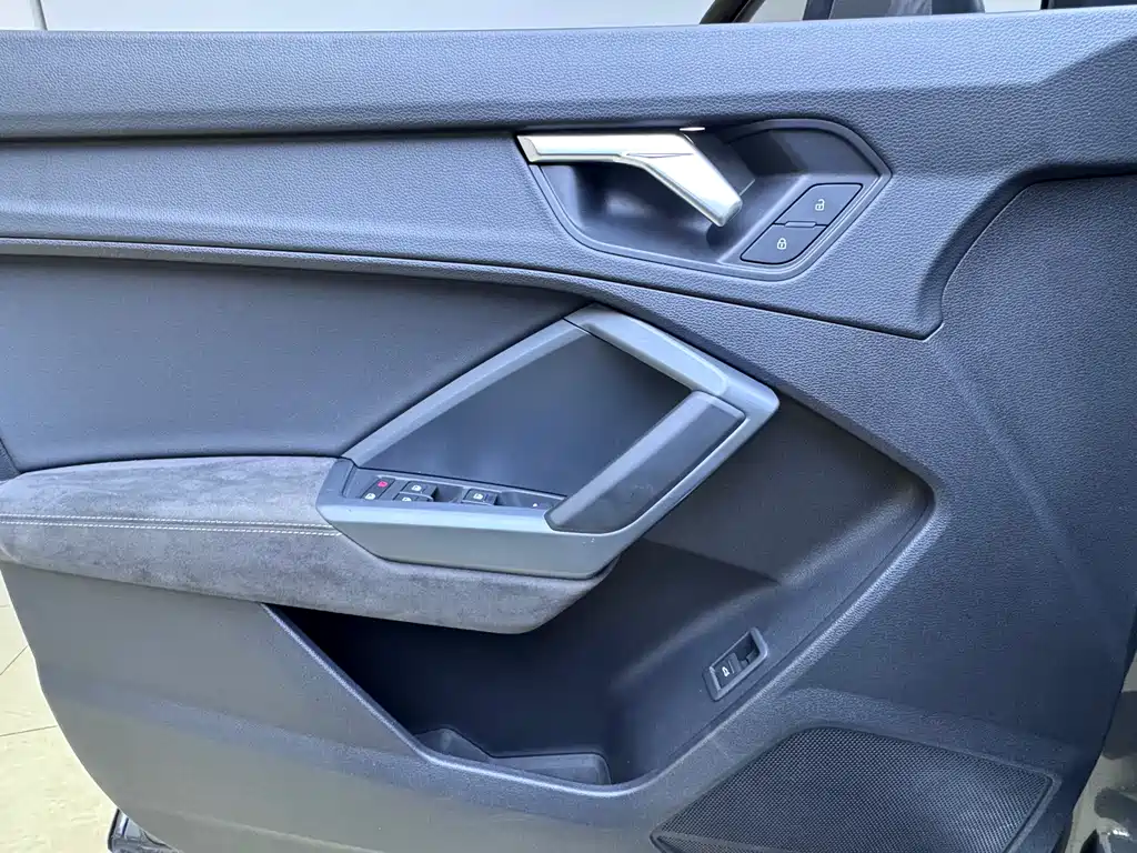 Audi Q3 Sportback 2022 — фото 15