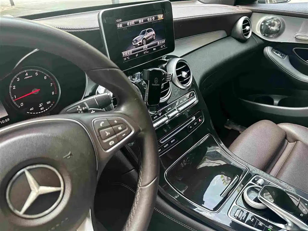Mercedes-Benz GLC 2017 — фото 14