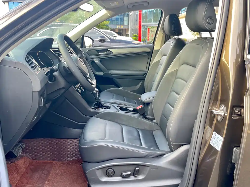 Volkswagen Tiguan L 2018 — фото 12