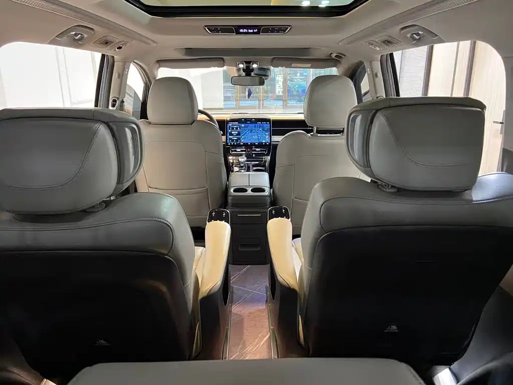 GAC Trumpchi M8 2023 — фото 17