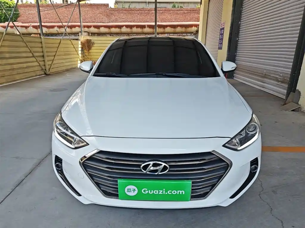 Hyundai Elantra 2018 — фото 3
