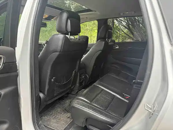 Jeep Grand Cherokee 2011