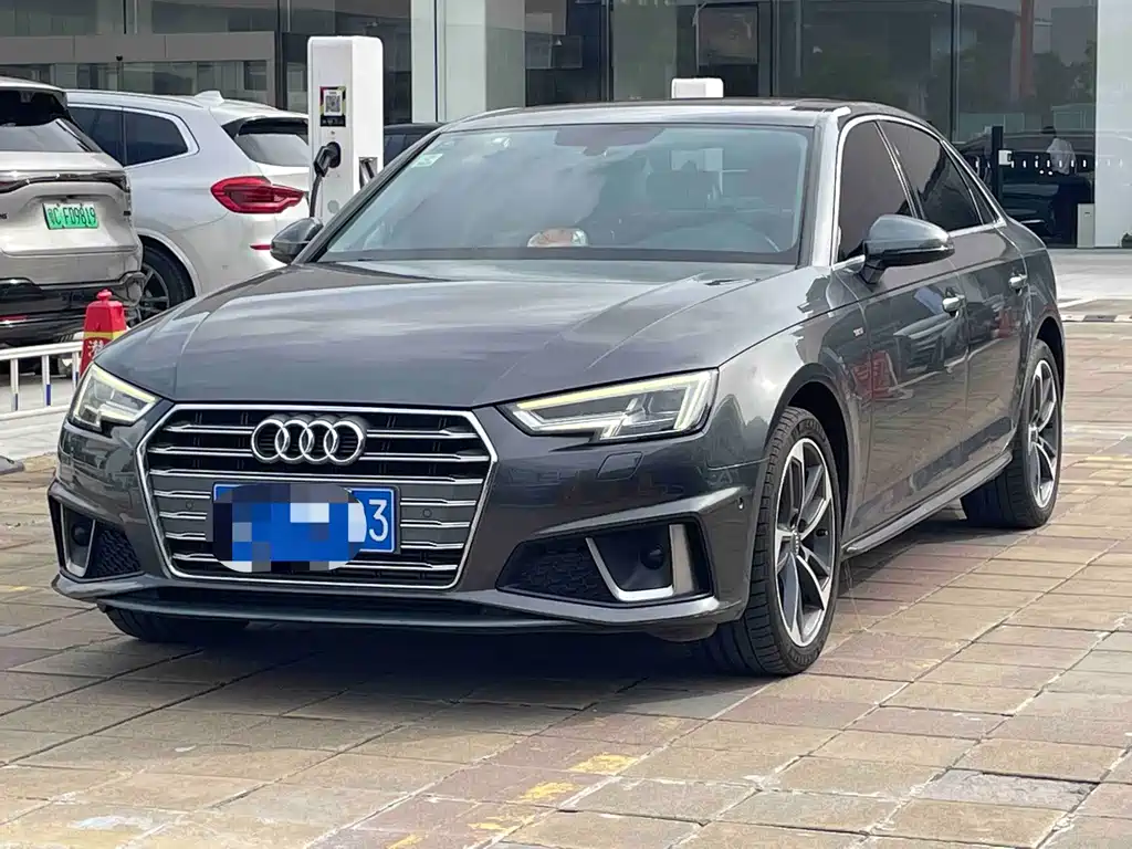 Audi A4L 2020