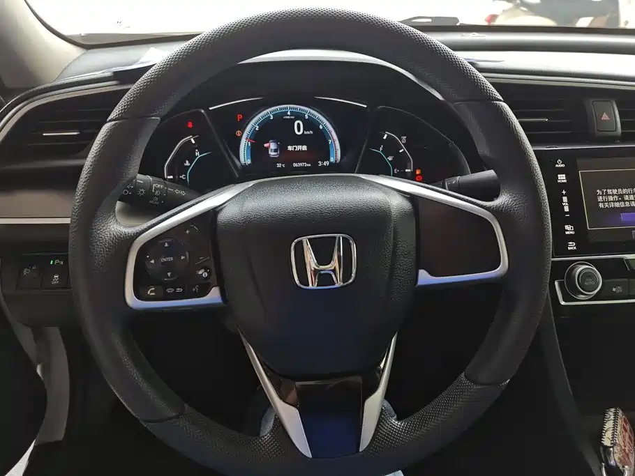 Honda Civic 2018 — фото 15