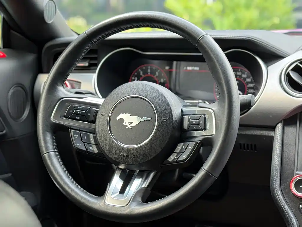 Ford Mustang 2023 — фото 10