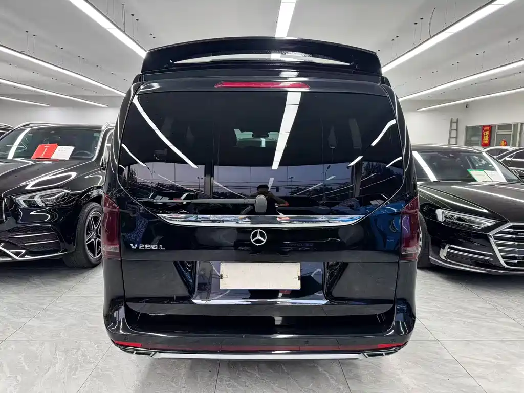 Mercedes-Benz V-Class 2019 — фото 5