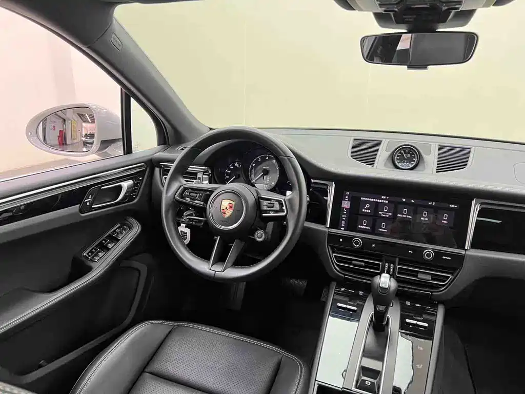 Porsche Macan 2023 — фото 15