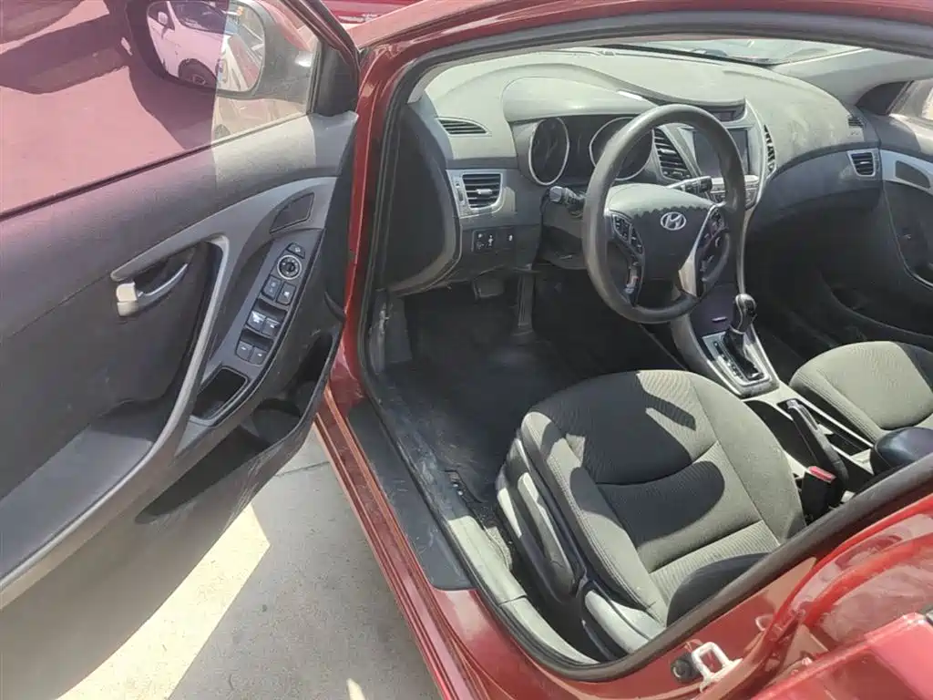 Hyundai Elantra Langdong 2016 — фото 16