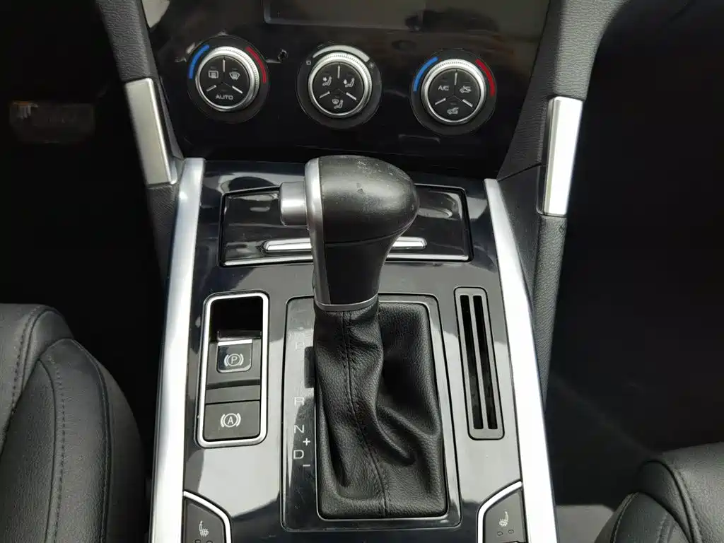 Haval H7 2017 — фото 13