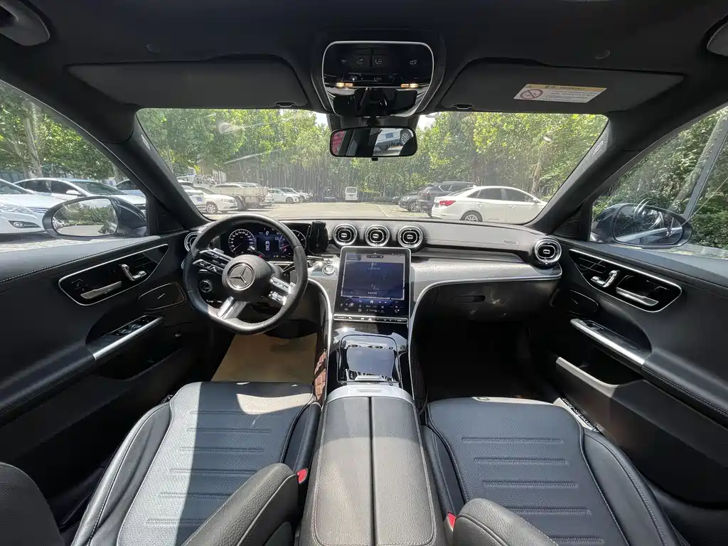 Mercedes-Benz C-Class 2024 — фото 11