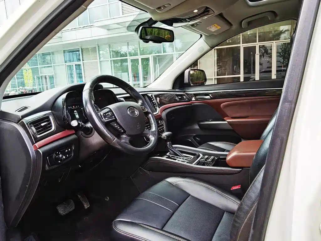 GAC Motor Trumpchi GS8 2019 — фото 12