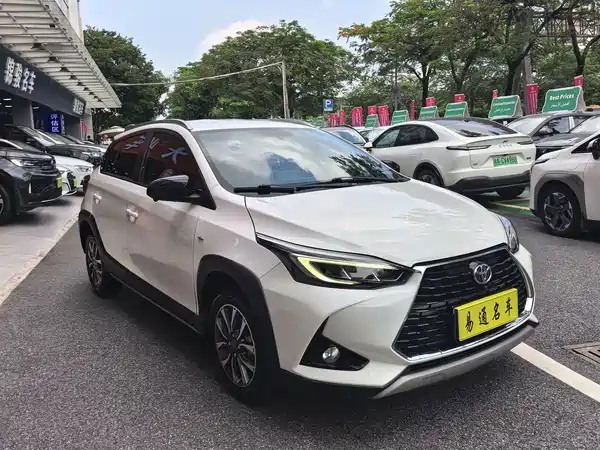 Toyota Yaris L 2022