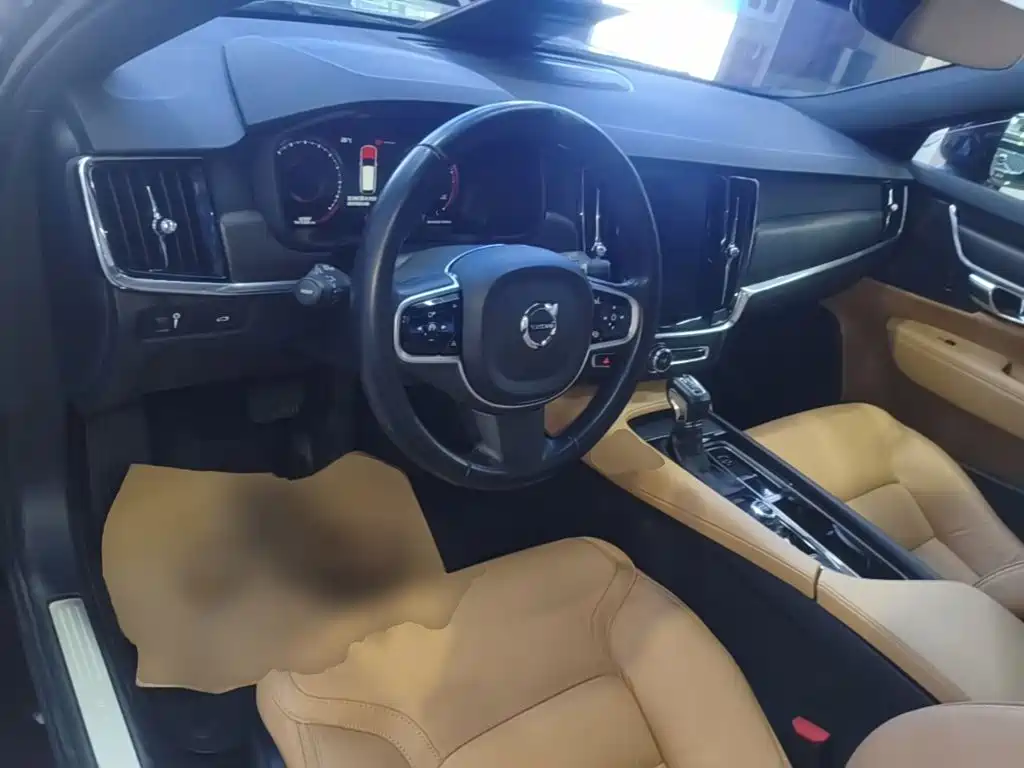 Volvo V90 2019 — фото 10