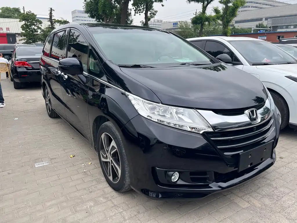 Honda Odyssey 2015 — фото 2