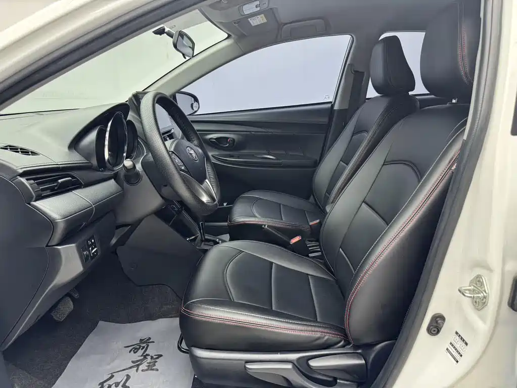 Toyota Yaris L 2022