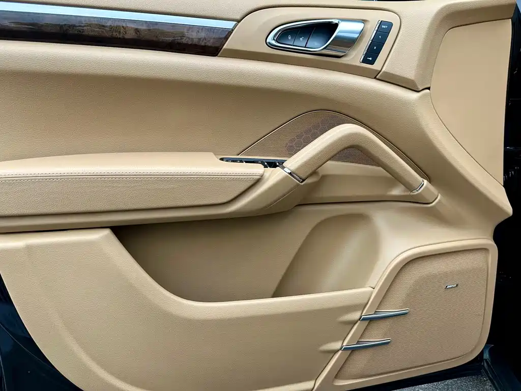 Porsche Cayenne 2015 — фото 11