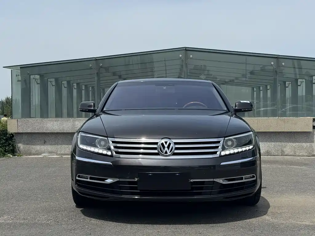 Volkswagen Phaeton 2012 — фото 2
