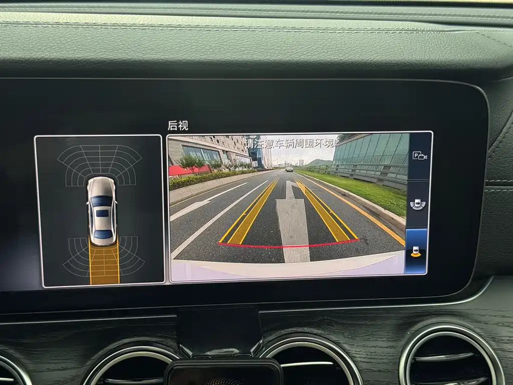 Mercedes-Benz E-Class 2018 — фото 17