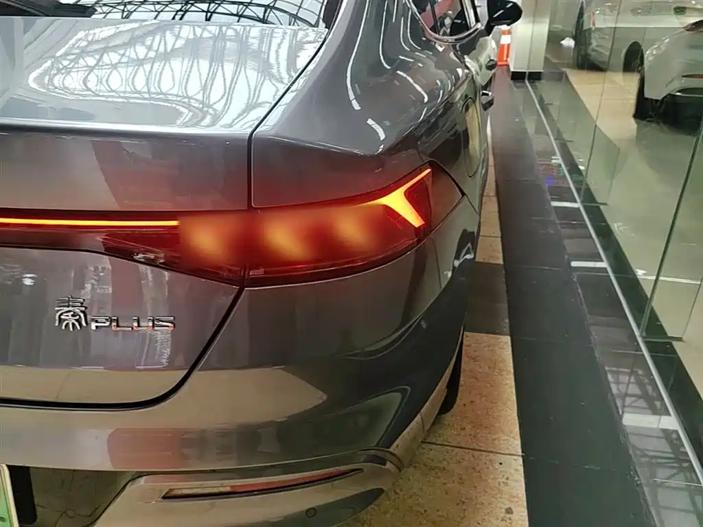 BYD Qin PLUS 2022 — фото 8