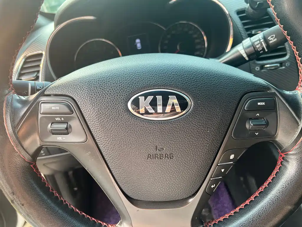 Kia K3 2017 — фото 8