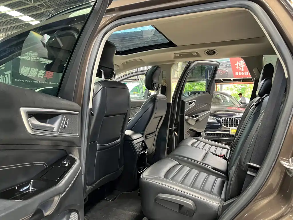 Ford Edge 2015 — фото 20