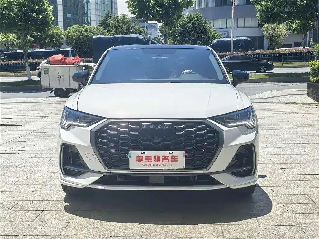 Audi Q3 Sportback 2025 — фото 2