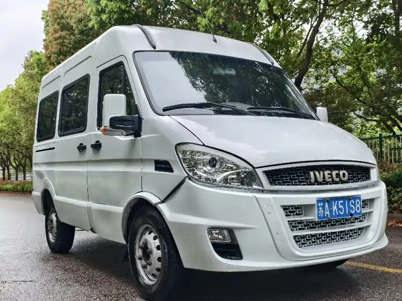 Iveco Bodhi 2016 — фото 3