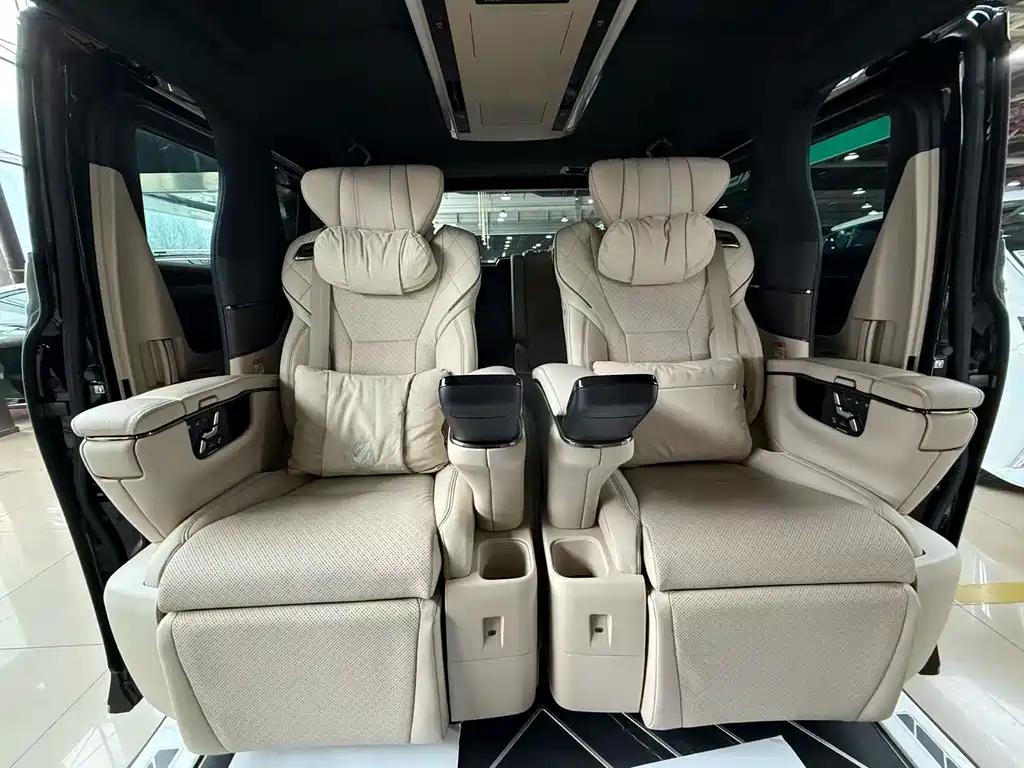 Toyota Alphard 2024 — фото 20