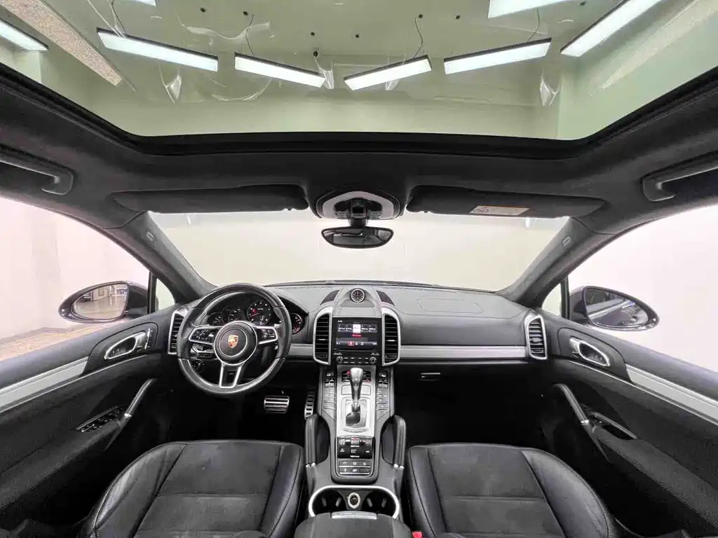 Porsche Cayenne 2017 — фото 12
