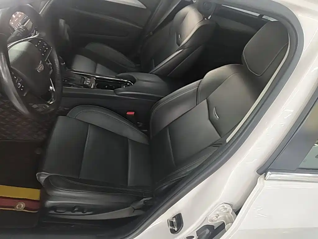 Cadillac ATS-L 2018 — фото 15