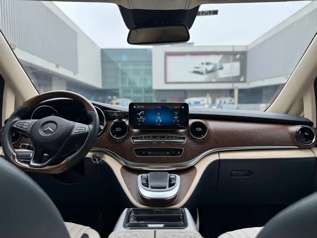 Mercedes-Benz V-Class 2023