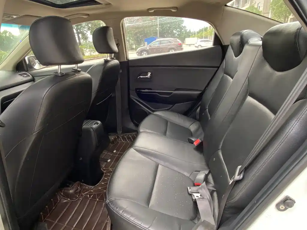 Kia K2 2014 — фото 5