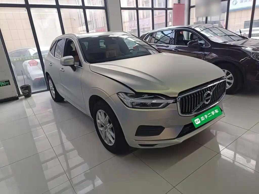 Volvo XC60 2018 — фото 23