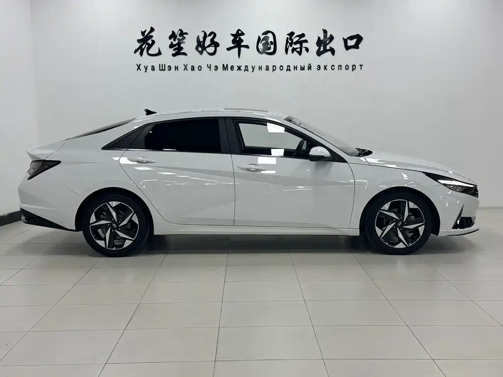 Hyundai Elantra 2023