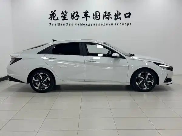 Hyundai Elantra 2023
