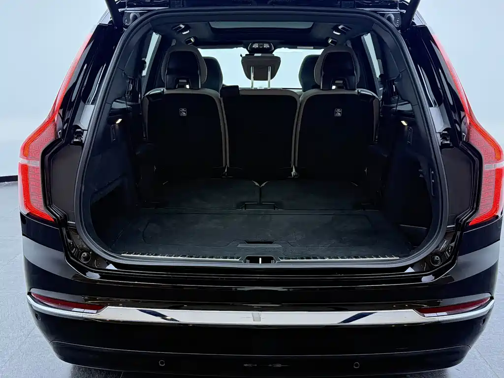 Volvo XC90 Plug-In Hybrid 2025 — фото 7