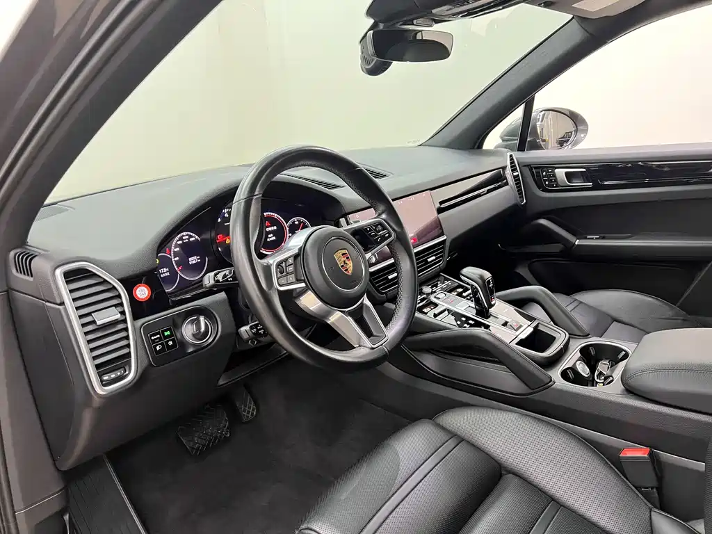 Porsche Cayenne 2020 — фото 10