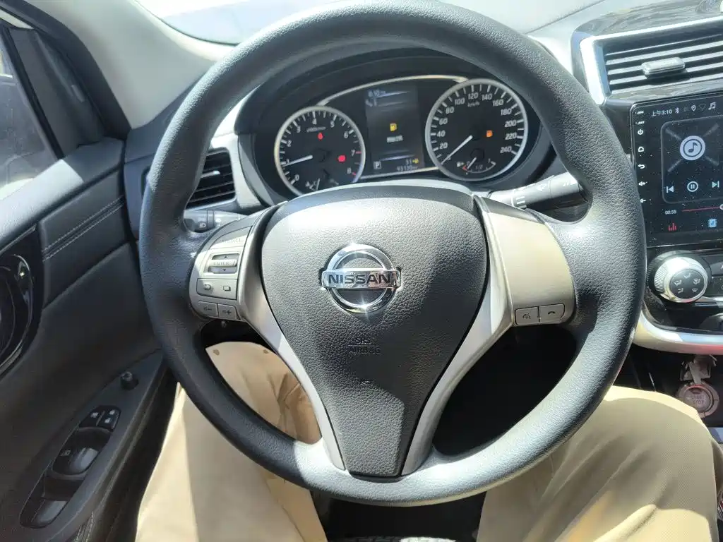 Nissan Tiida 2016 — фото 7