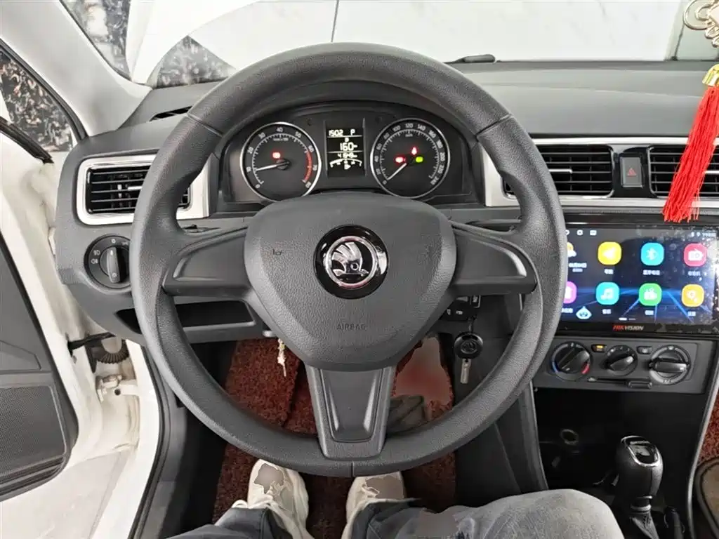 Skoda Rapid Spaceback 2016 — фото 11