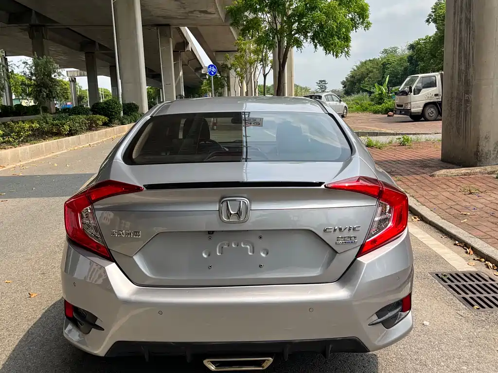Honda Civic 2020 — фото 10