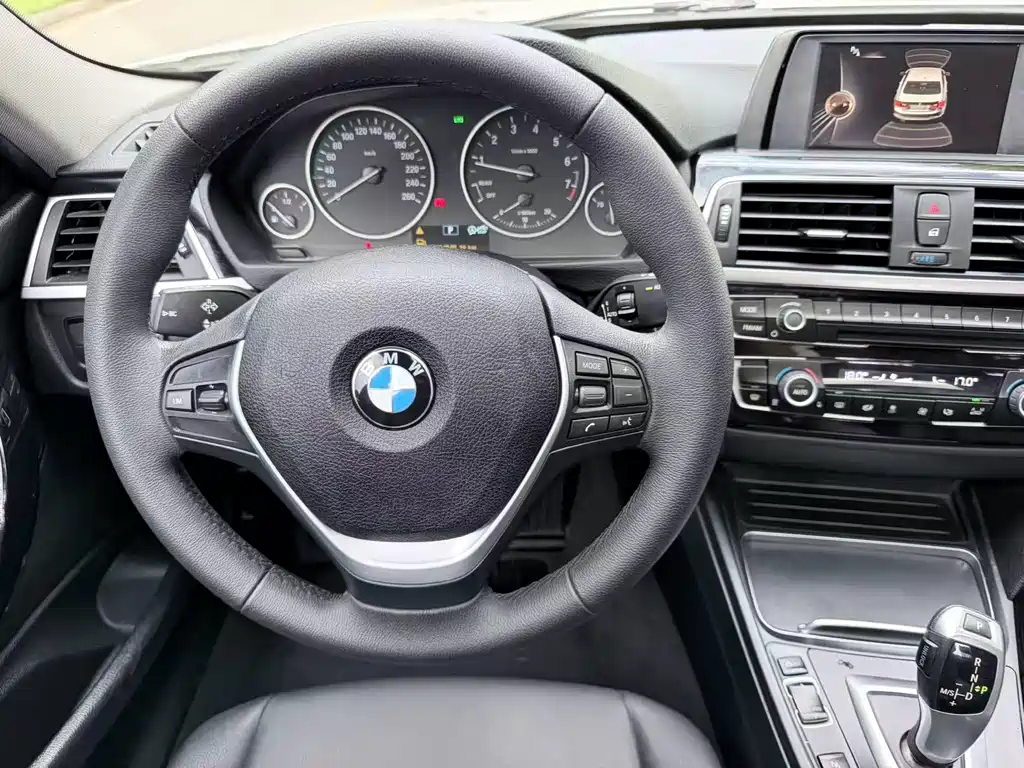 BMW 3 Series 2017 — фото 12