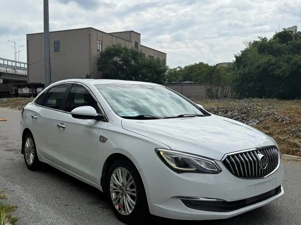 Buick Excelle 2015 — фото 8