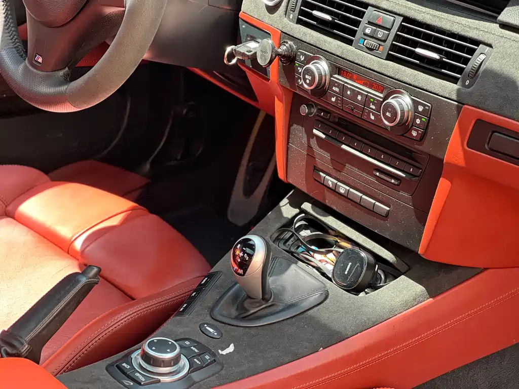 BMW M3 2010 — фото 13