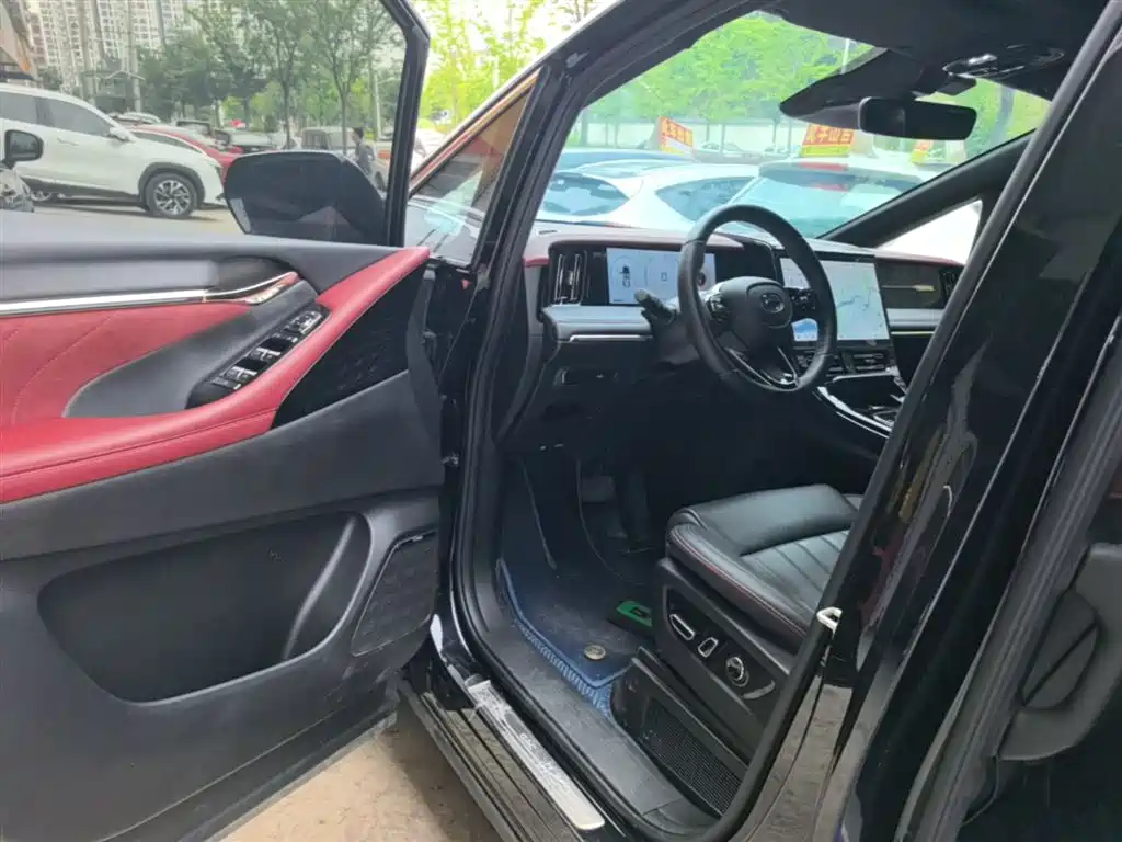 GAC Motor Trumpchi M8 2023 — фото 15