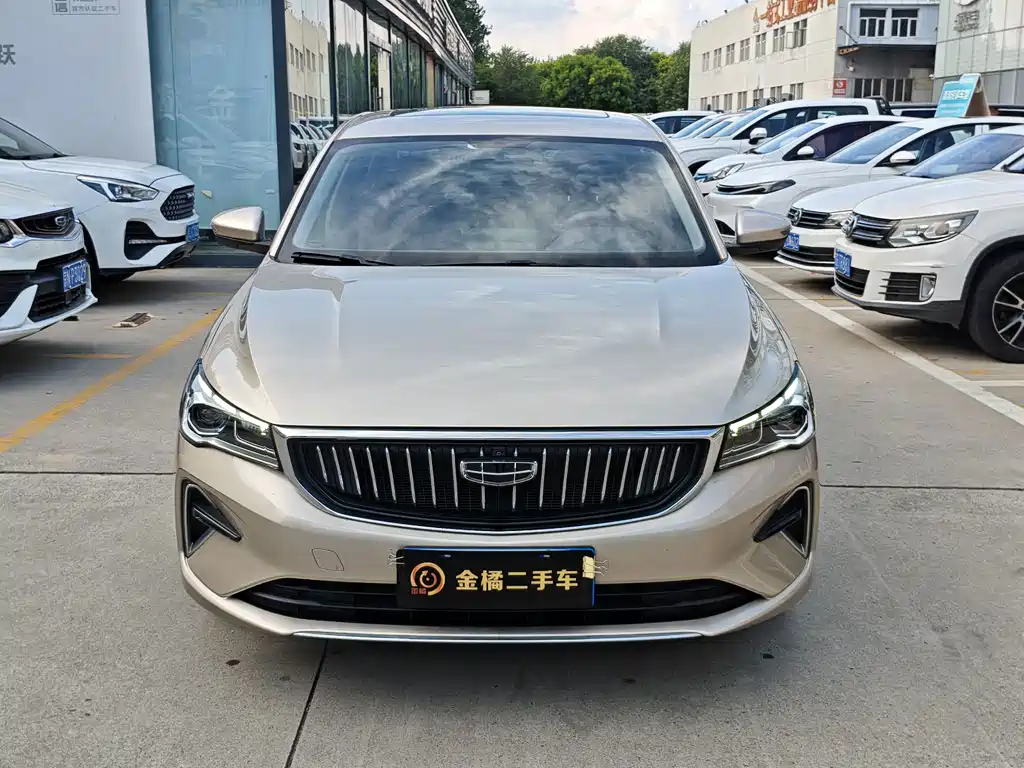 Geely Emgrand 2022