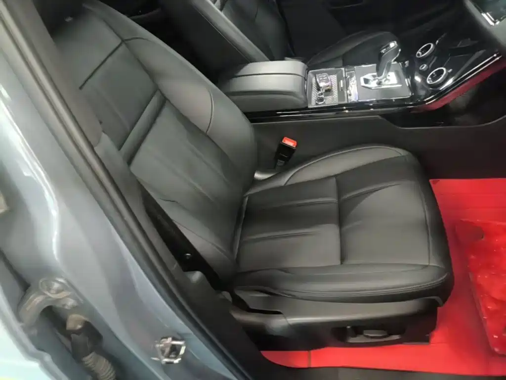 Land Rover Evoque 2021 — фото 25