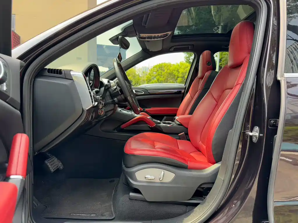 Porsche Cayenne 2012