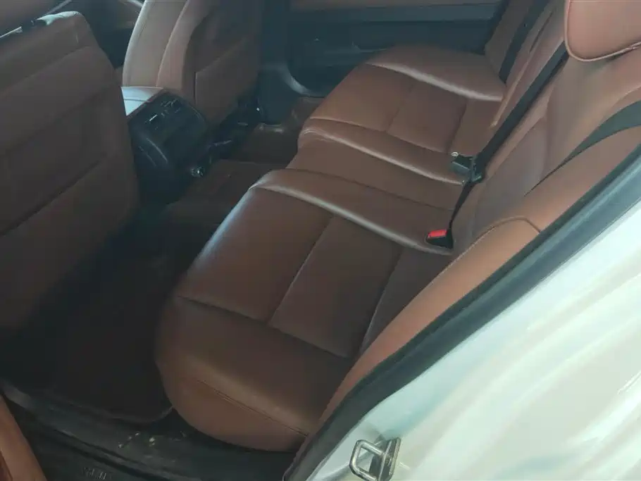 BMW 5 Series 2016 — фото 11