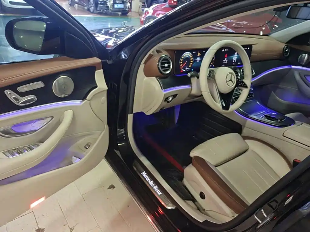 Mercedes-Benz E-Class 2022 — фото 16